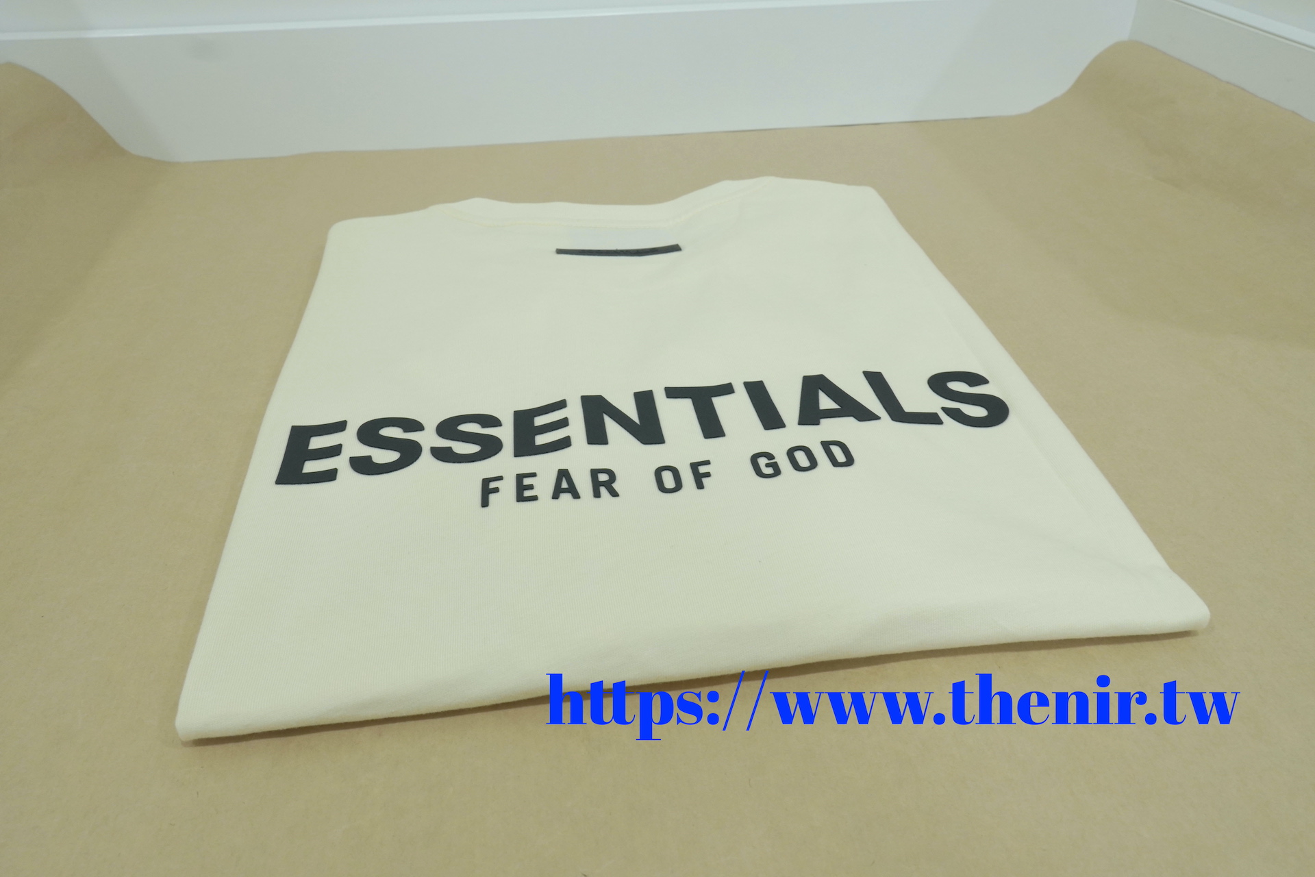 Fear of God Essentials 尺寸Size 怎麼選？ T shirt、帽T、大學T、棉