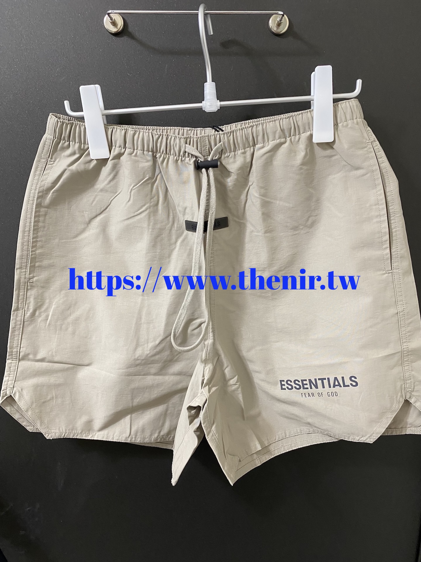 ESSENTIALS 尼龍短褲MOSS 苔蘚綠Volley Shorts 21SS – FOG Fear of God