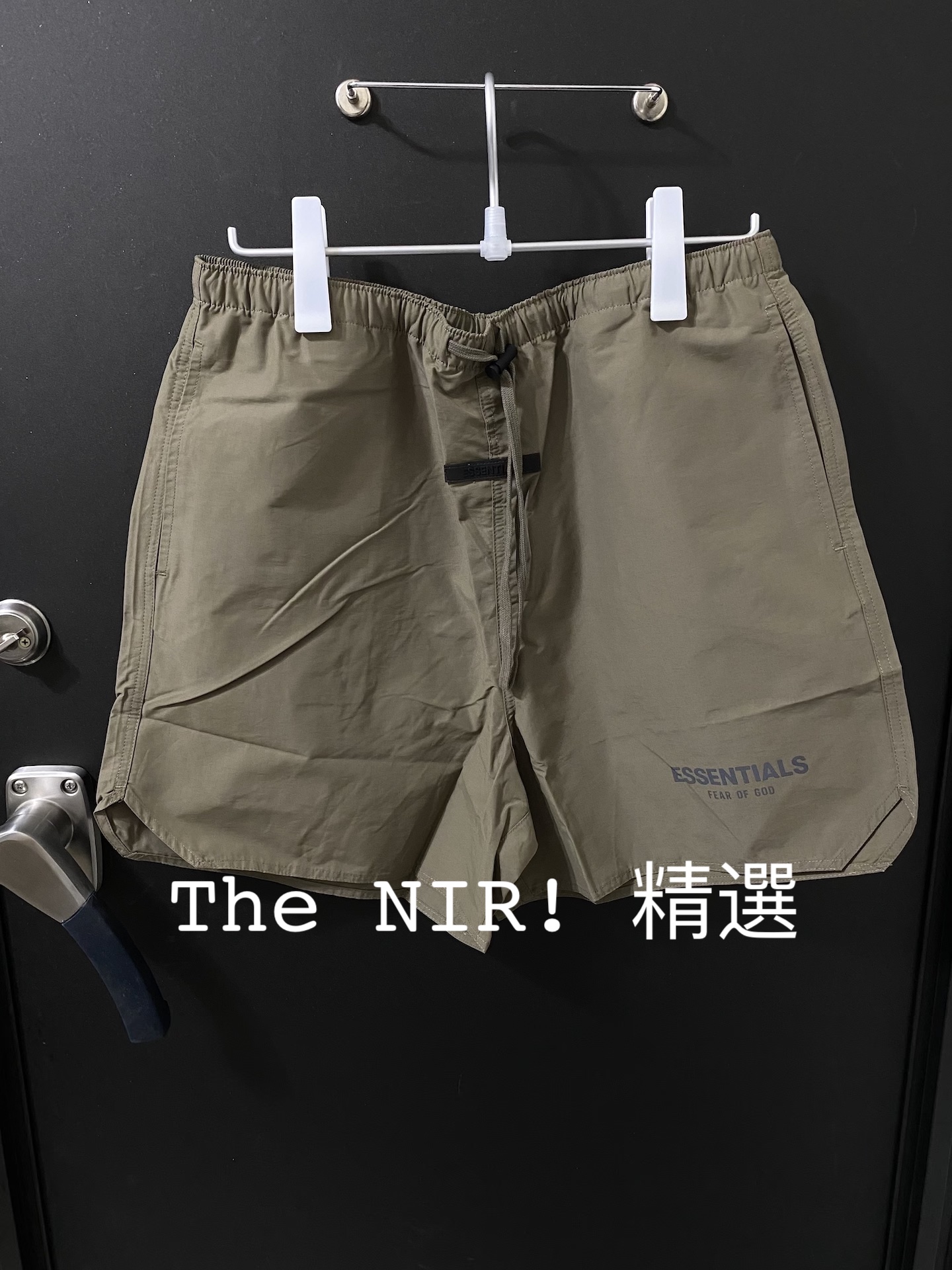 ESSENTIALS 尼龍短褲Harvest 巧克力色Volley Shorts 21FW – FOG Fear of God – The NIR!  精選