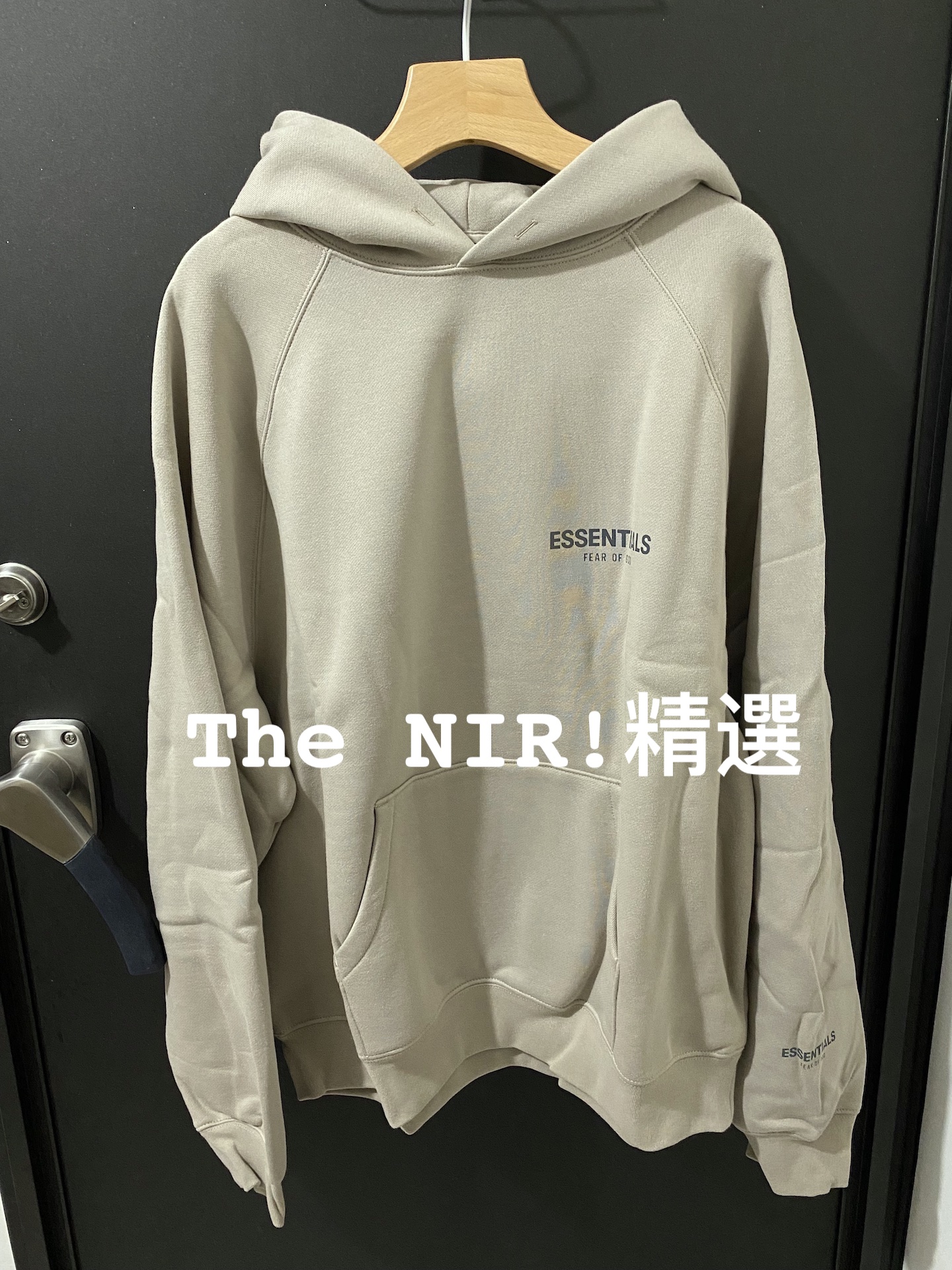 ESSENTIALS Core Collection 系列帽T 反光正面小字Pullover Hoodie Tan